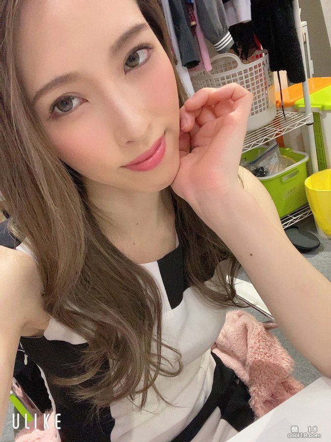 【日本 AV 女优人物志】二宫和香 因欲求不满出道的淫荡音乐老师